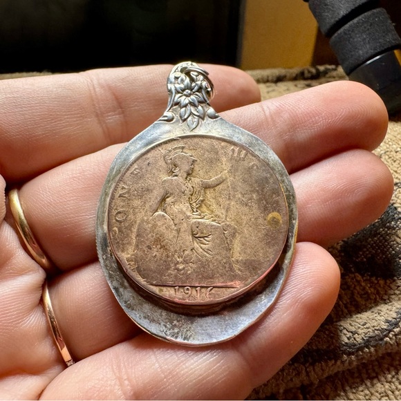 Antique spoon and 1916 penny pendant. - Picture 11 of 11